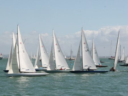 Daring 3 in pole position